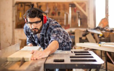 How does the wood cutting machine simulator improve carpentry/cabinetmaker training?